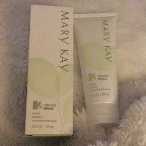 New! 💋Mary Kay Botanicals moisturizer💋